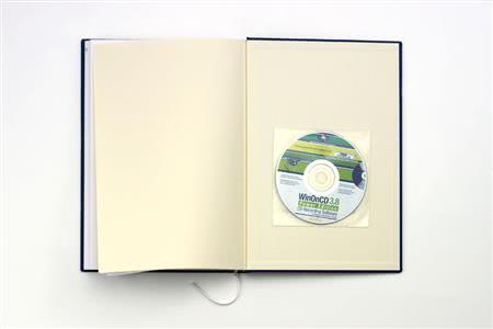Eine CD Tasche im hinteren Deckel des Buches
